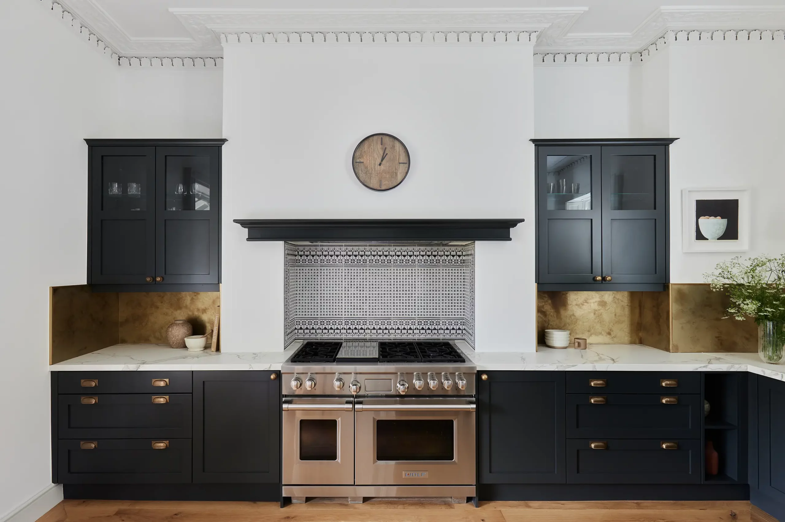 Blending Classic and Contemporary Styles in the Kitchen