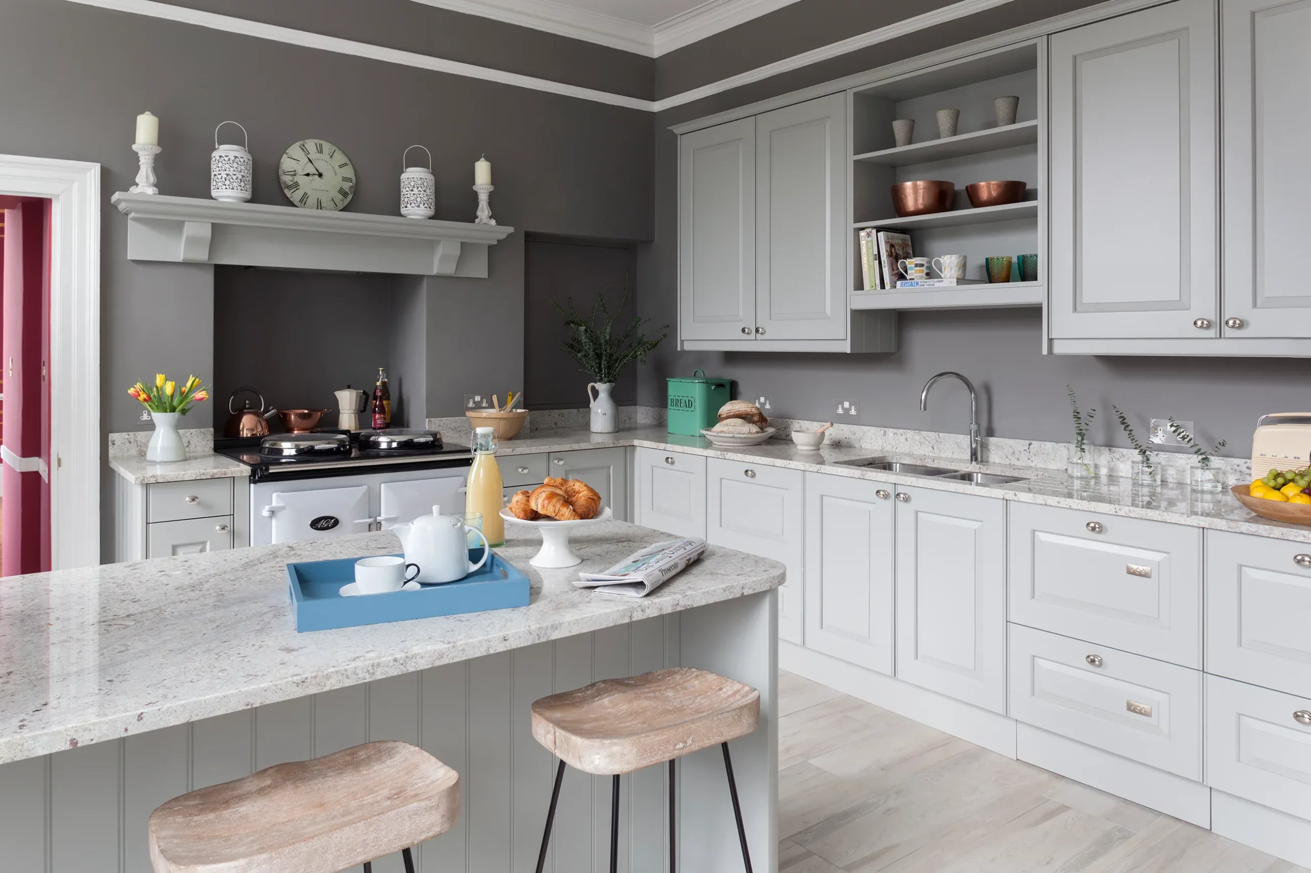 Sophisticated Kitchen Finished in Grey for a Modern Look